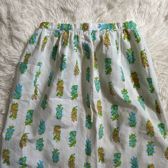 70’s Apron - Picture 2 of 5